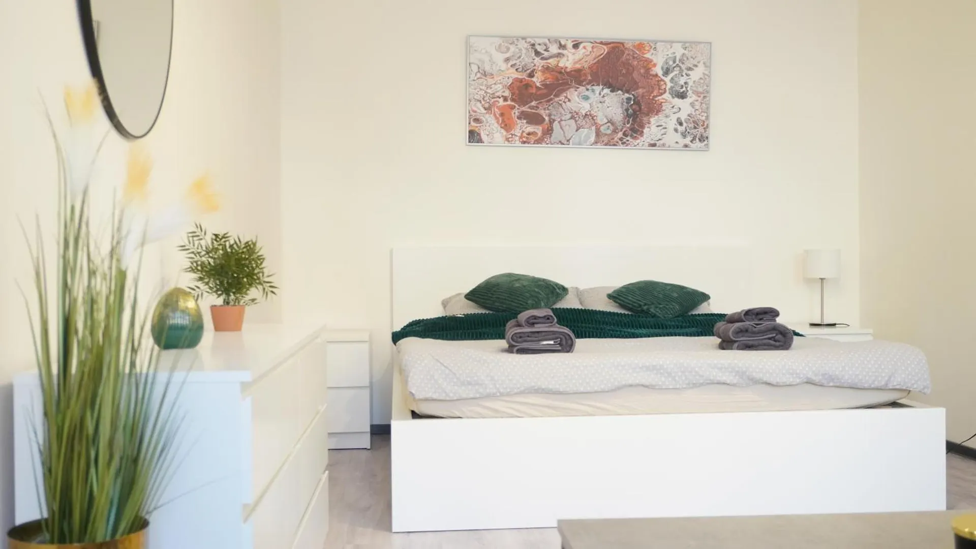 Flat With Balcony And Garage Apartment Prague