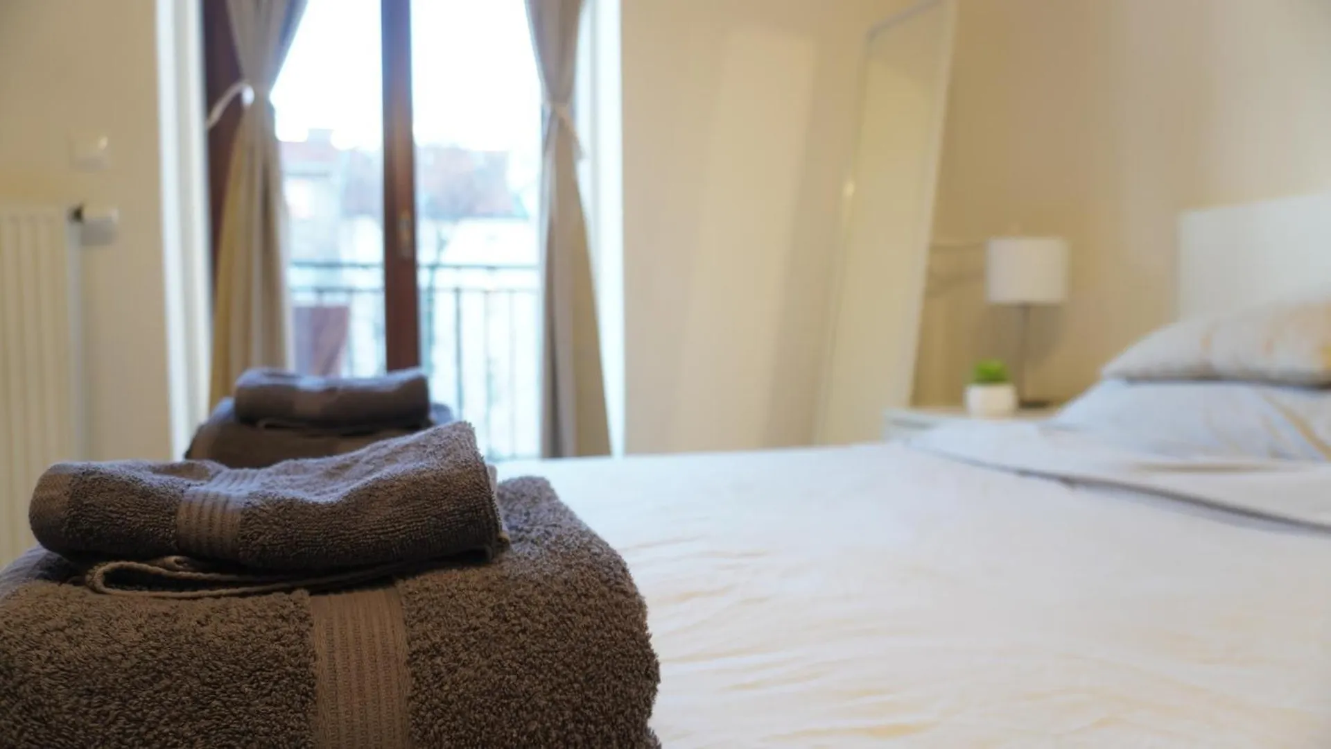 Flat With Balcony And Garage Apartment Prague