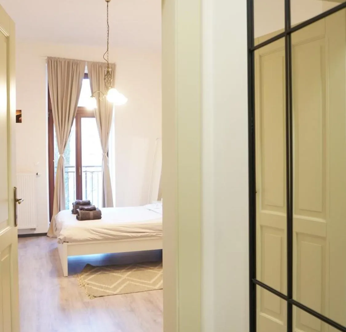 Flat With Balcony And Garage Apartment Prague