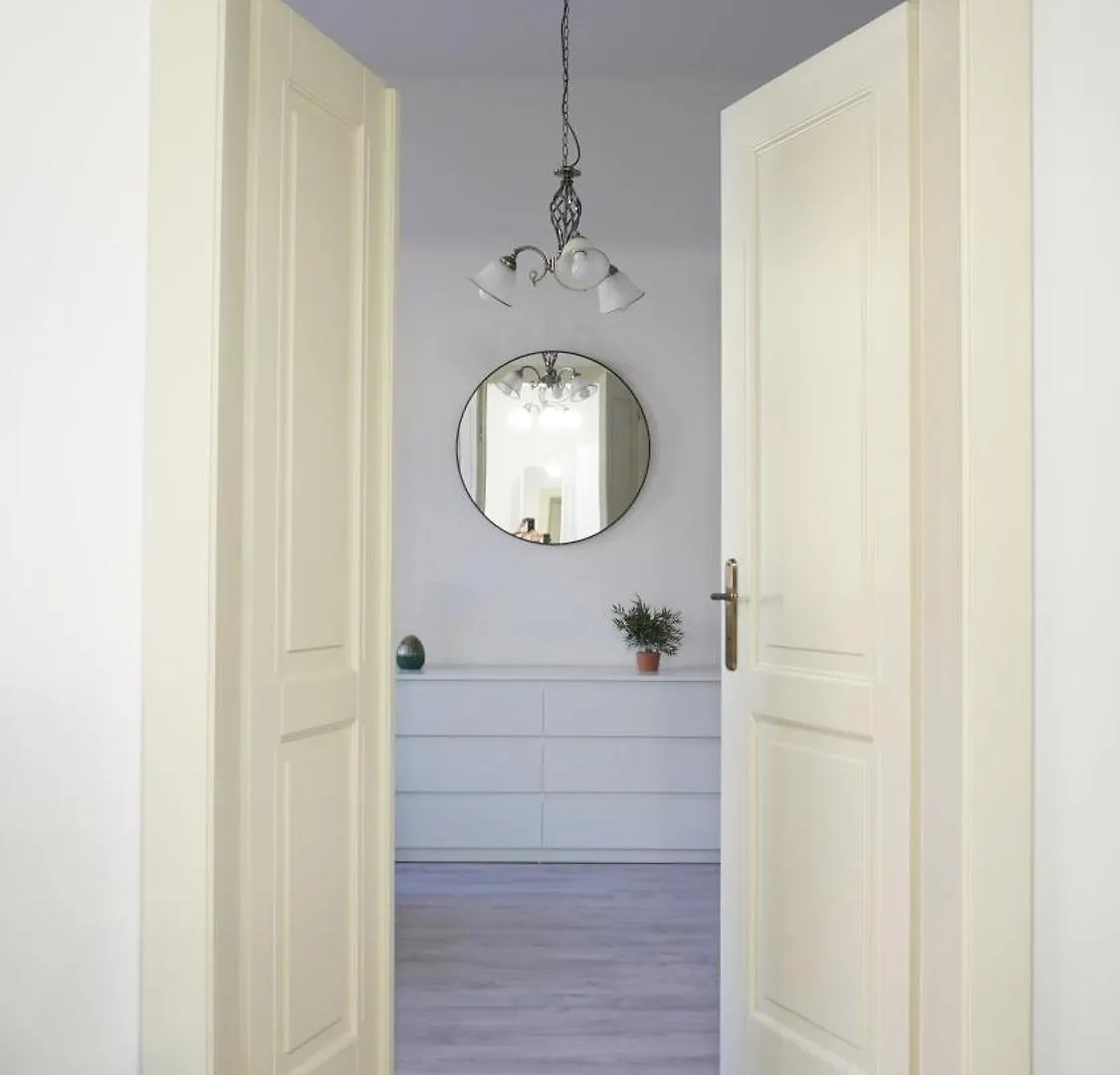Flat With Balcony And Garage Apartment Prague