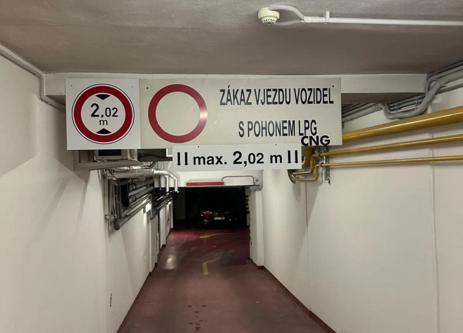 Apartamento Flat With Balcony And Garage Praga
